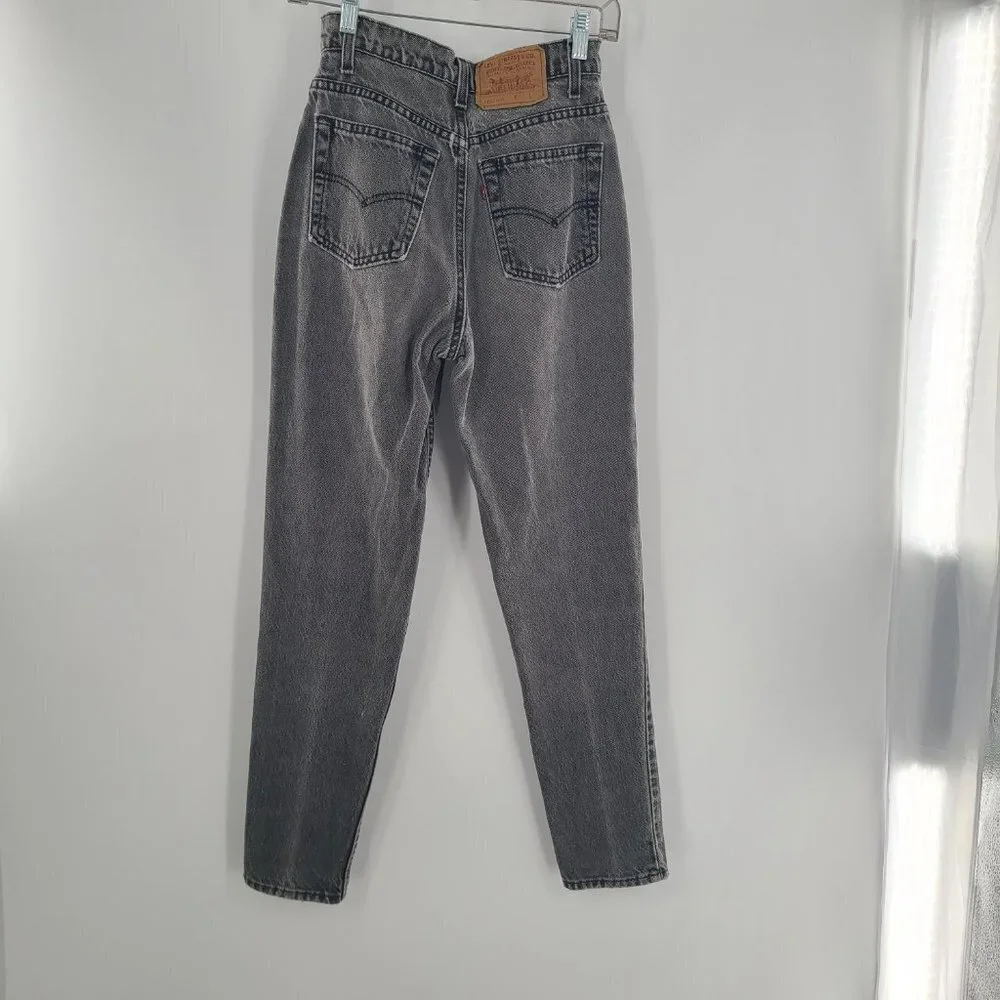 Levis RARE 13512 0260 Vintage Jeans Womens 5 Short Black Denim Taper made in USA